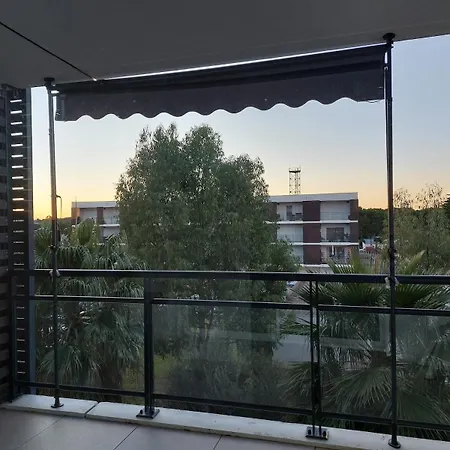 Grand A 300m De La Dans Calme - Seule Piece Apartment *