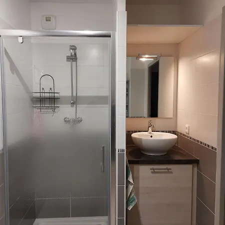 Apartment Grand A 300m De La Dans Calme - Seule Piece *