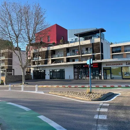 Grand A 300m De La Dans Calme - Seule Piece Apartment *