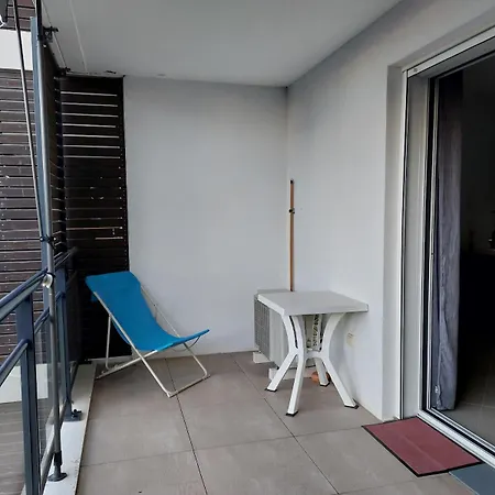 Apartment Grand A 300m De La Dans Calme - Seule Piece *